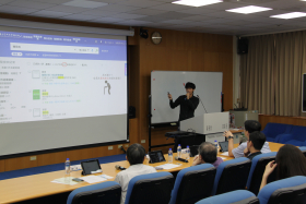 林庭緯同學以「CRRA書籍對話推薦:僅以書籍標題實現主題引導」專題作品對於推動網路技術發展有優秀的實用性,拿下專題競賽第一名殊榮。