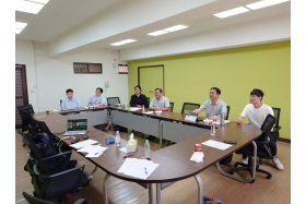 114.08.27教師社群討論，出席者有侯嘉星老師（線上）、解昆樺老師、洪鈞元老師、陳聖智老師、吳育龍老師、遲恆昌老師（線上）