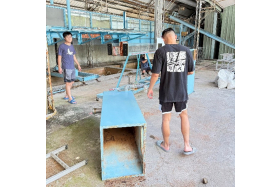 本次共享直線水槽操作與應用活動,讓參與者在實務操作中深化對水利與流體力學的理解。透過葉家榮技術士的專業指導,學員能熟悉水槽的啟停控制、水源循環與量測儀器配置,並在即時運轉測試中觀察不同水理條件下的流況變化。活動中,學員不僅獲得水槽操作技能,亦透過討論將觀測結果連結至河川治理、港灣工程與水資源管理等應用情境,提升了理論與實務整合的能力